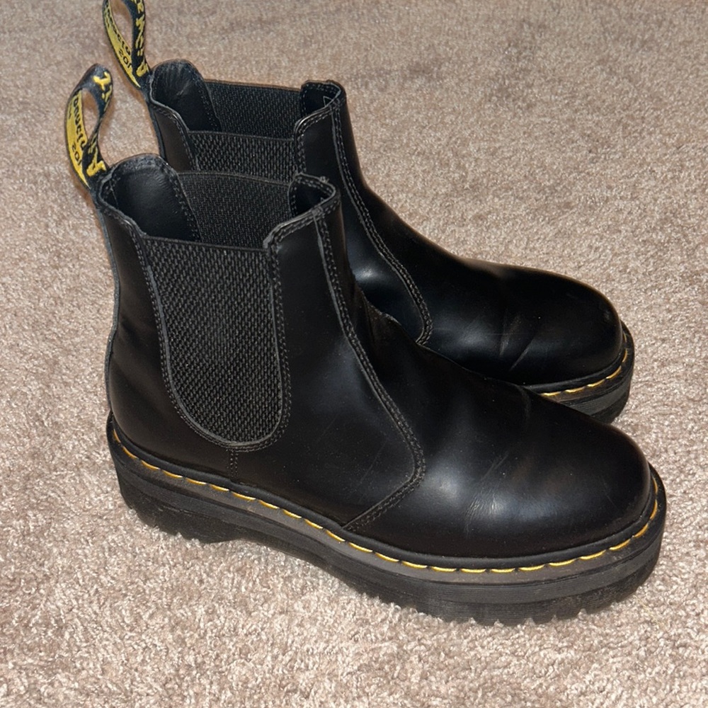 2976 SMOOTH LEATHER PLATFORM CHELSEA BOOTS - Size EU 42/ US M 9/ USL 10